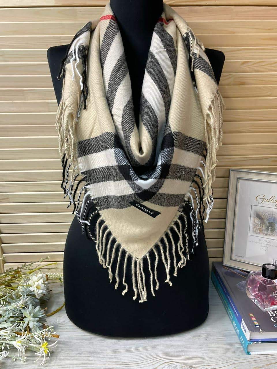 

Платок женский World of Accessories 579 светло-бежевый, 100х100 см, 579