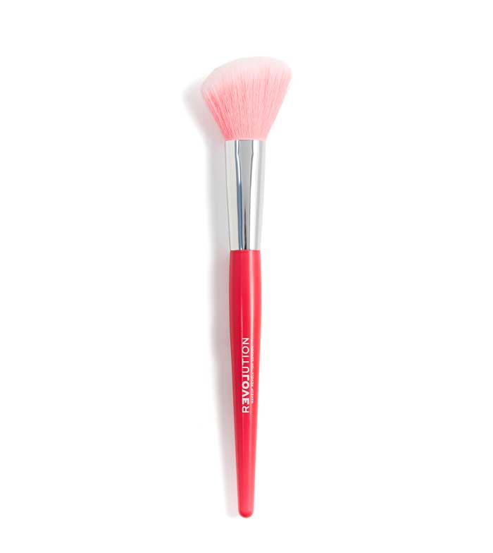 Кисть для пудры REVOLUTION Relove Face Angled Powder Brush скошенная, розовая relove revolution кисть для растушёвки чётких линий eye detailed eye brush