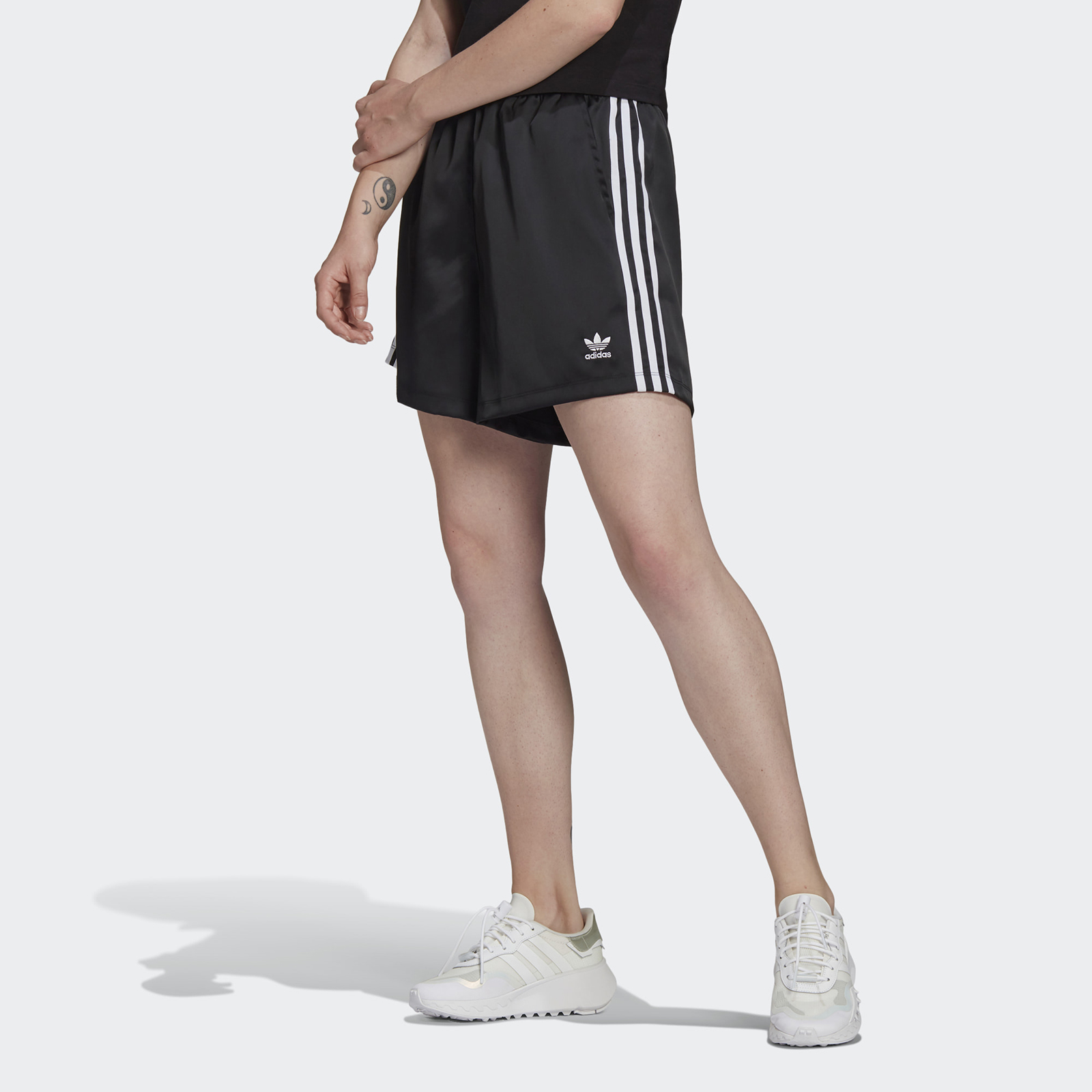 Шорты adidas Originals Satin shorts