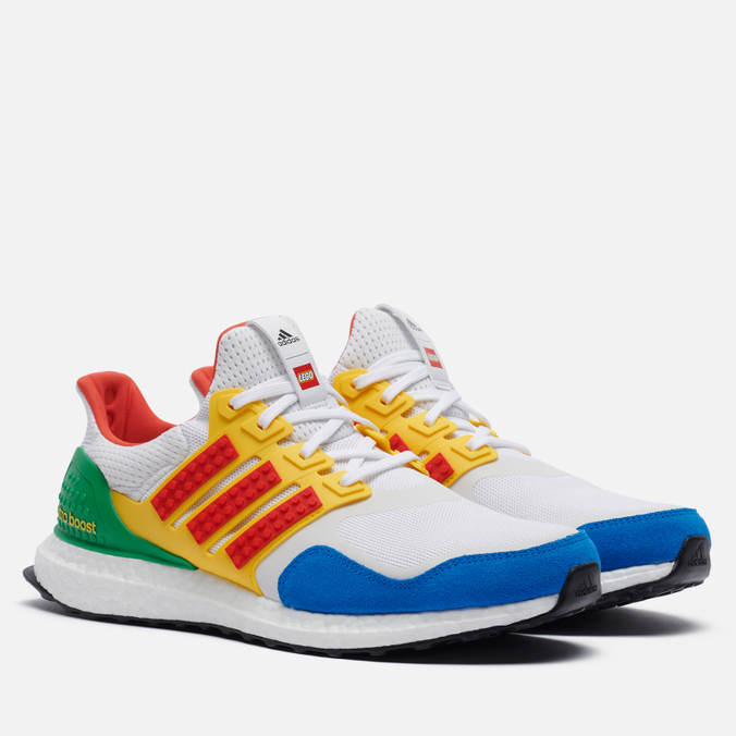

Кроссовки женские Adidas x LEGO Ultra Boost DNA белые 38.5 EU, x LEGO Ultra Boost DNA