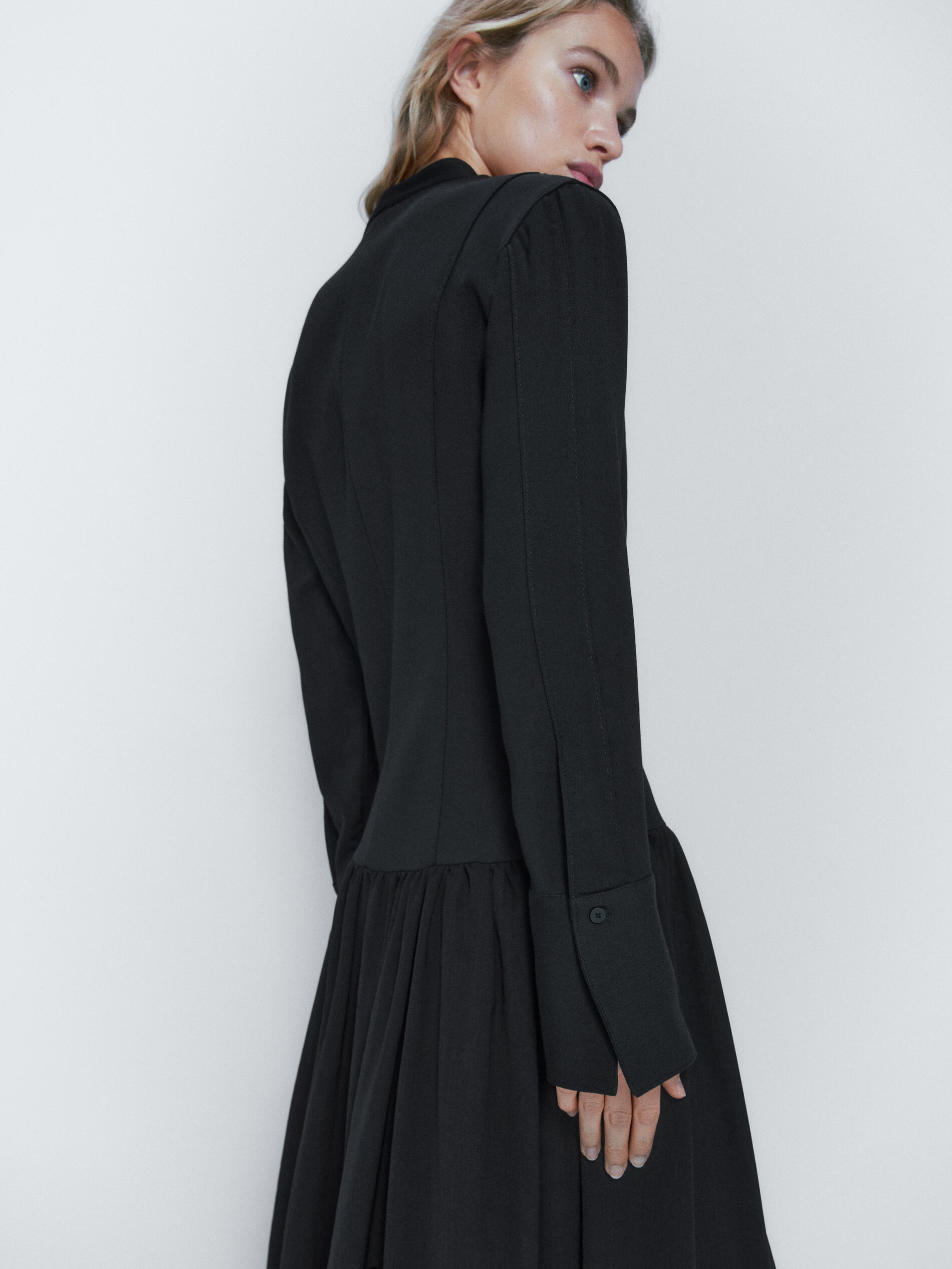 

Платье женское Massimo Dutti 06606723800 черное M/L, 06606723800