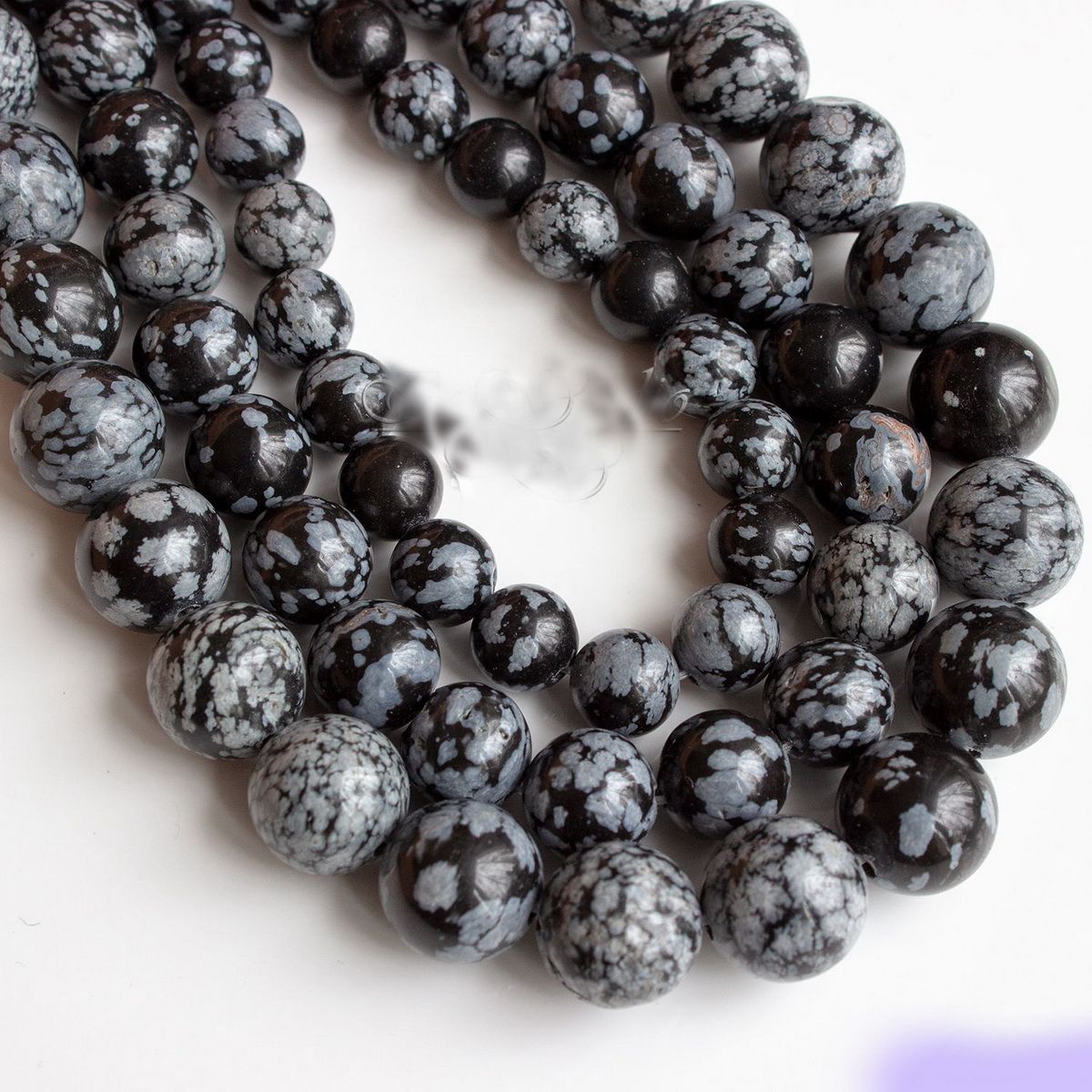 

Обсидиан натурал.(снежный)-8,5 мм, бусины на нитке (37-38 см, около 46 шт.), Черный, Обсидиан