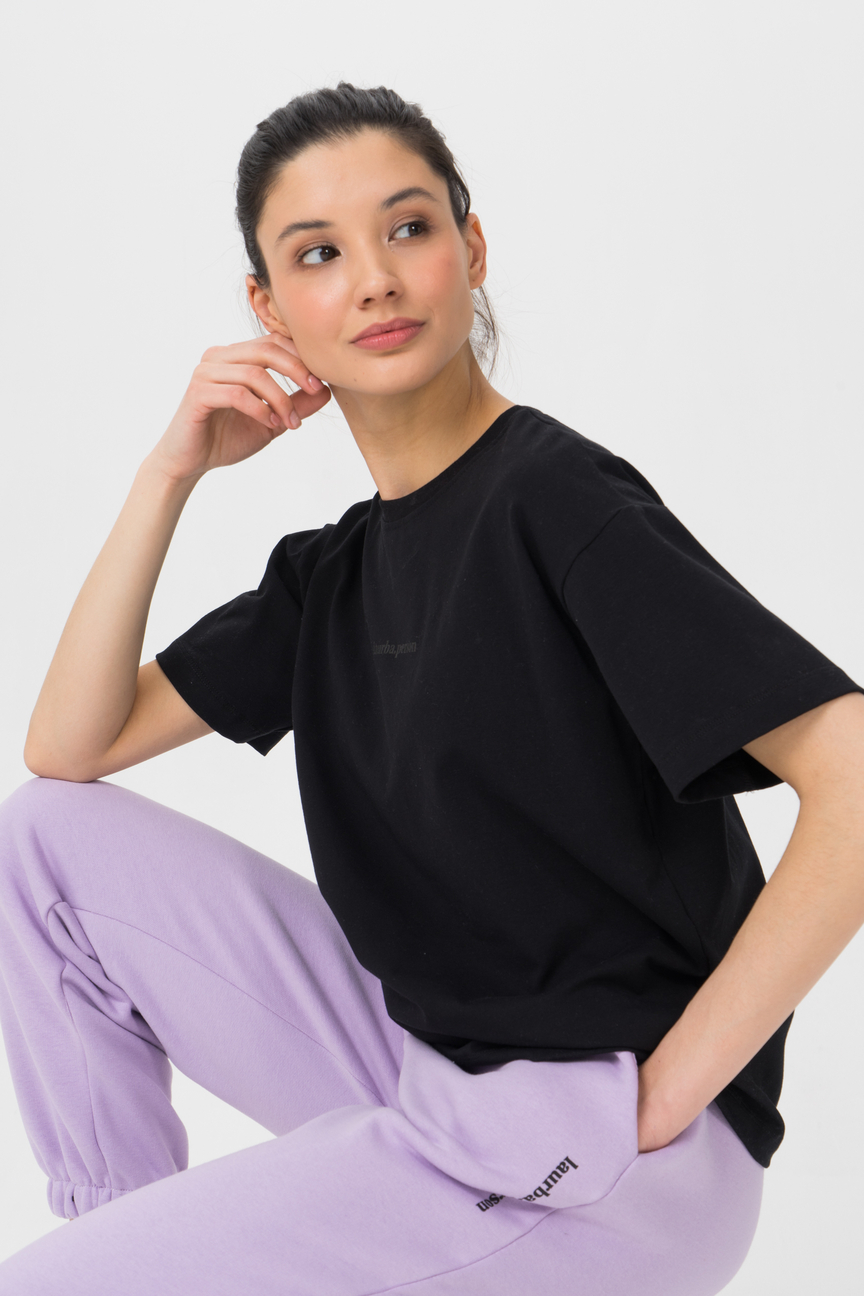 

Футболка женская LA URBA PERSON BLC-018 черная 44 RU, BLC-018