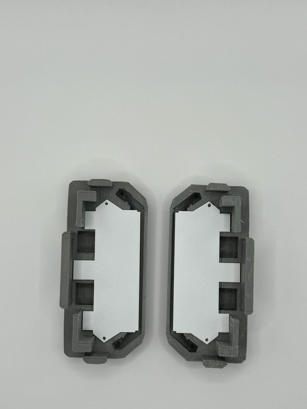 Торцевая заглушка для гардины P&Q ПК14 белая магнитная