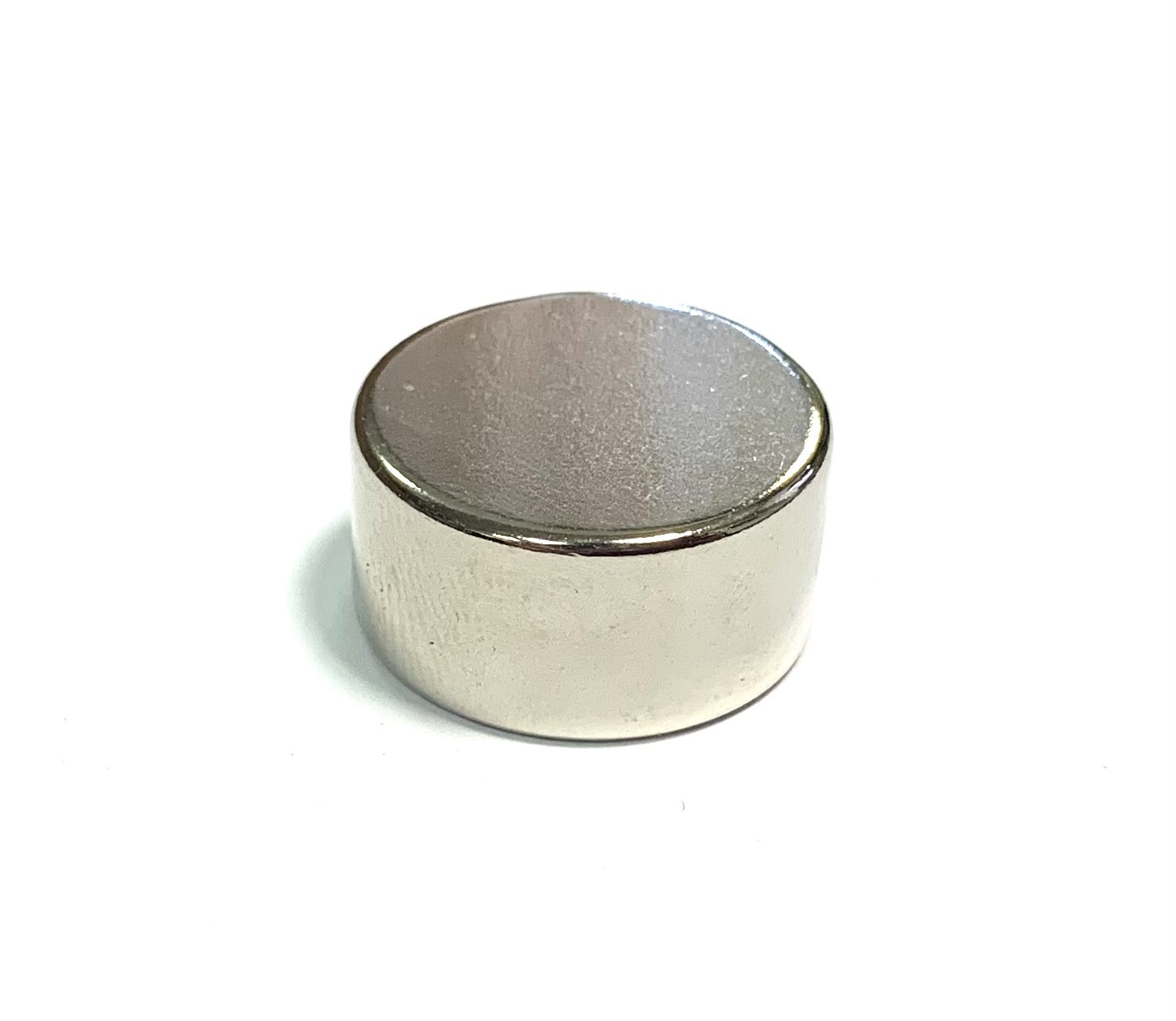 

Неодимовый магнит MAGELEM ME0344 20х10 мм, N38, никель, Серебристый