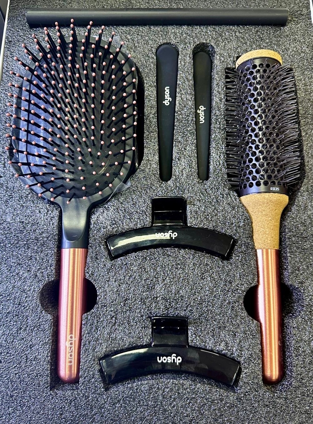 

Набор Dyson Расчёски 3 шт заколки 4 шт Золотой, Золотистый;золото, Золотая