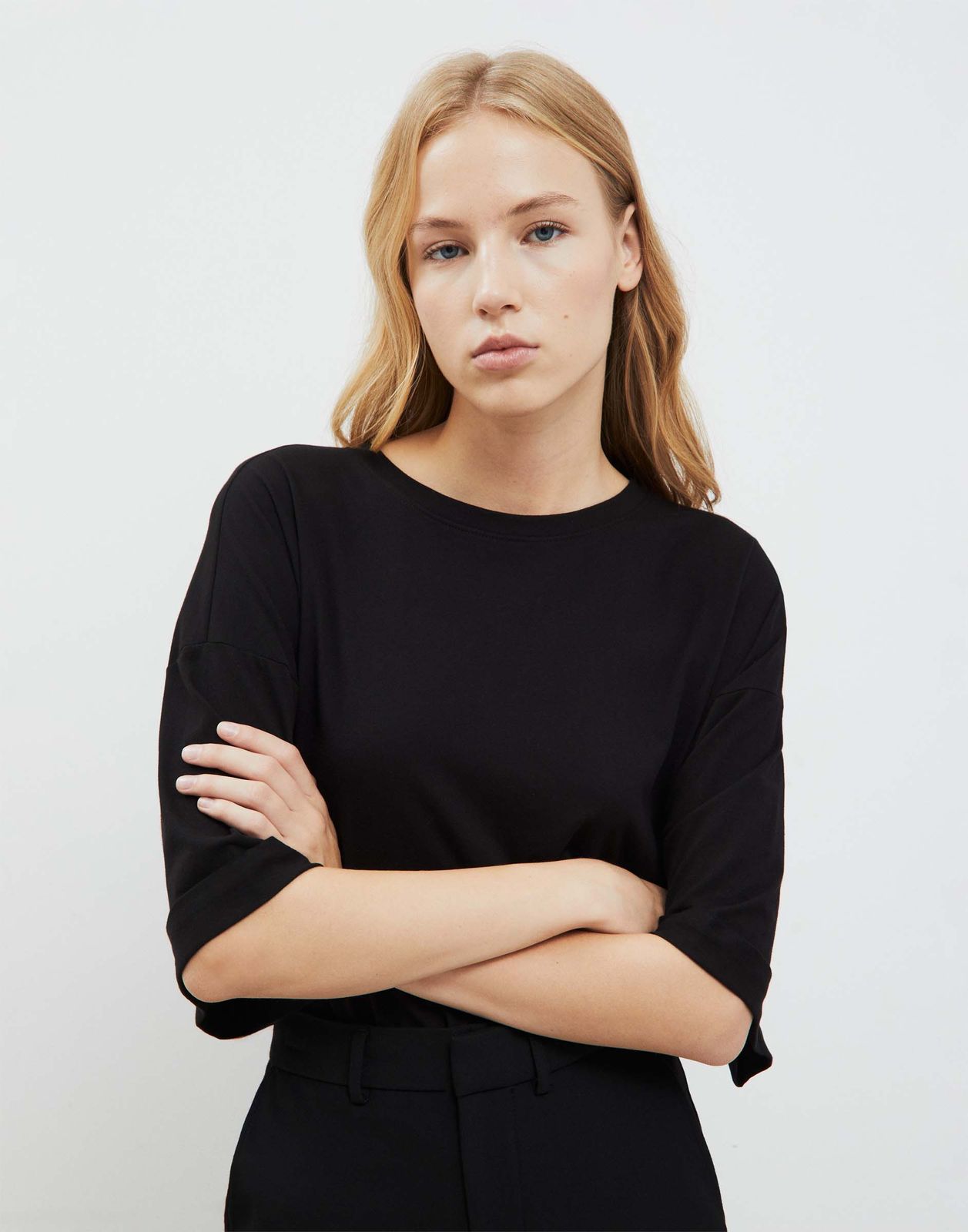 

Футболка женская Gloria Jeans GKT024193 черный S-M/170, GKT024193