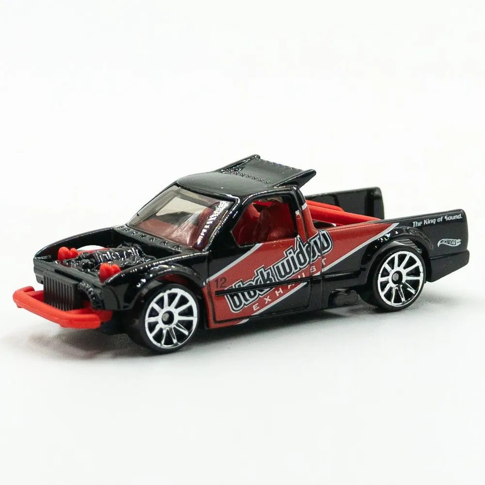 Машинка Hot Wheels Basic HKG56