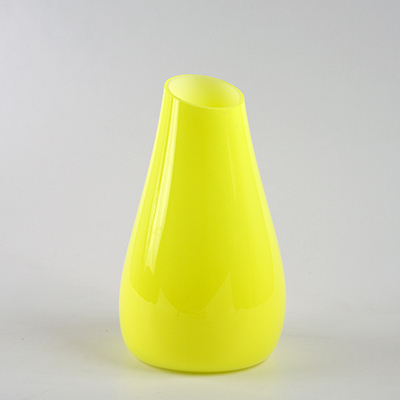 

Ваза NiNaGlass 90-014 Ваза Либеро №2 опал.крш.жел.опак.101С L250