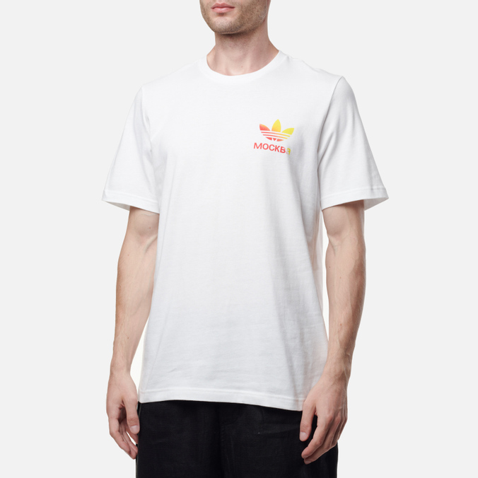 

Футболка мужская adidas Originals HT6679 белая XS, HT6679
