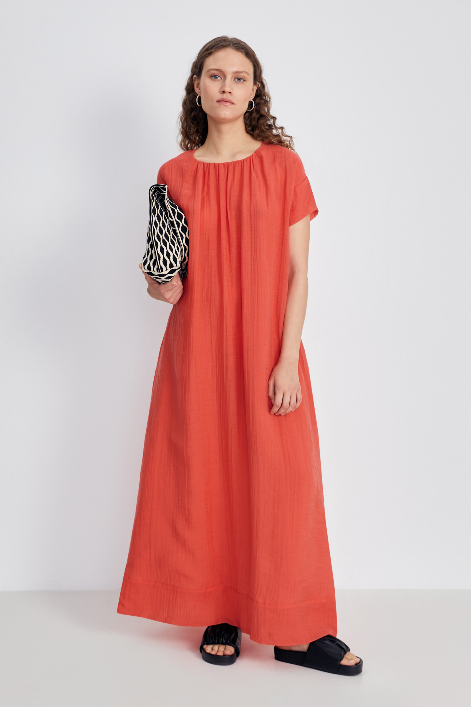 Платье женское Finn Flare FSE110183 оранжевое M
