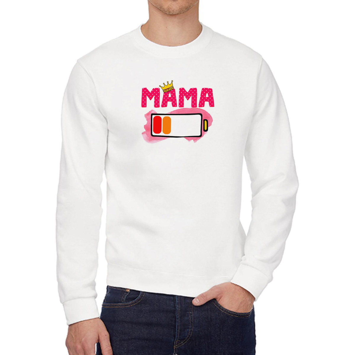 

Свитшот женский CoolPodarok Мама батарейка белый 56 RU, 6W043698