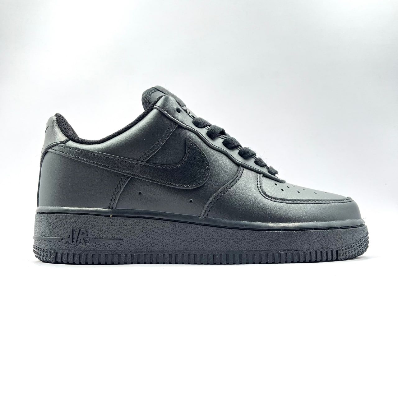 

Кеды унисекс Nike 2202-55 черные 40 EU, Черный, 2202-55