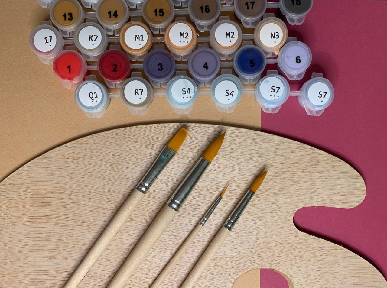 

Картина по номерам BRUSHES-PAINTS Y-170, Радостный мопс. Собака