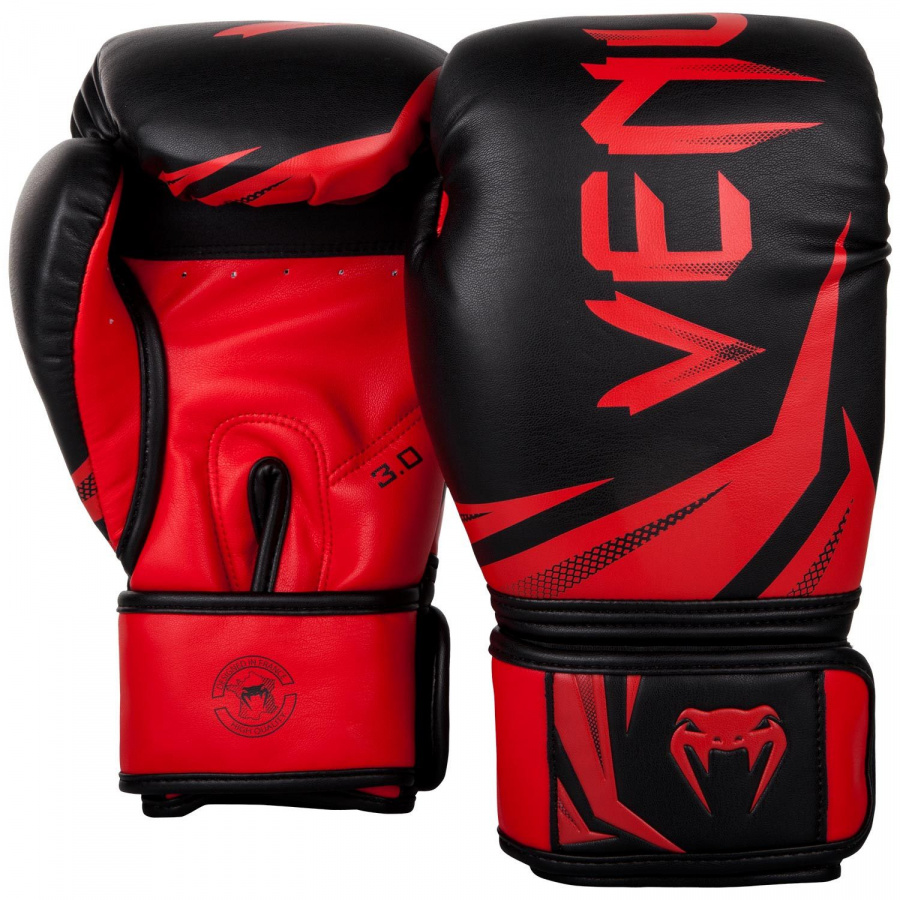 Боксерские перчатки Venum Challenger 3.0 черно-красные, 12 унций