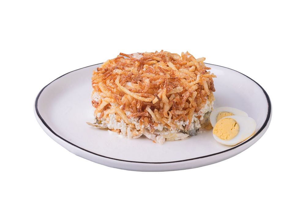 

Салат Магнолия Гнездо глухаря с курицей и яйцом