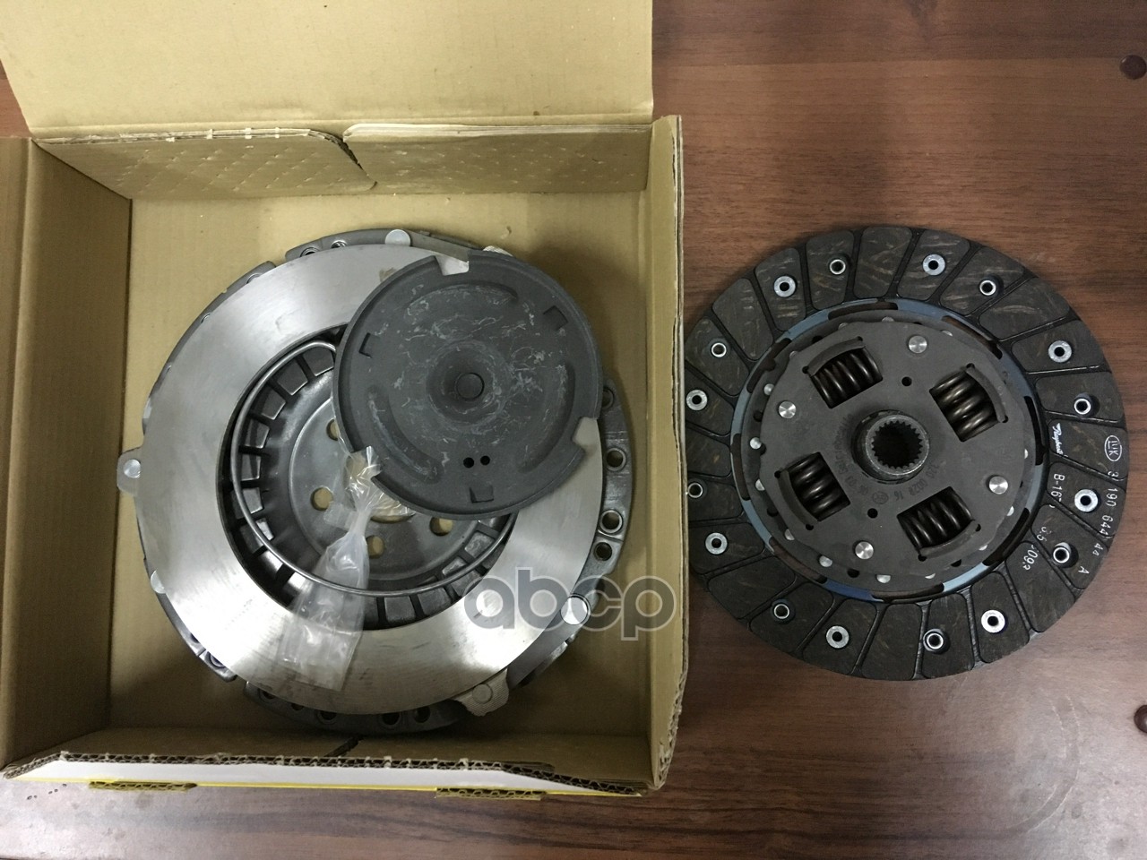 

Пакет Сцепления Без Выжимного Подш Vw Golf 1 6D Luk 620007806, 620007806