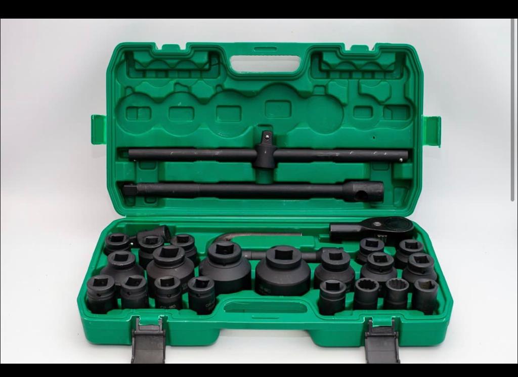 Силовой набор головок SATVPRO для грузовика в чемодане 26 предметов