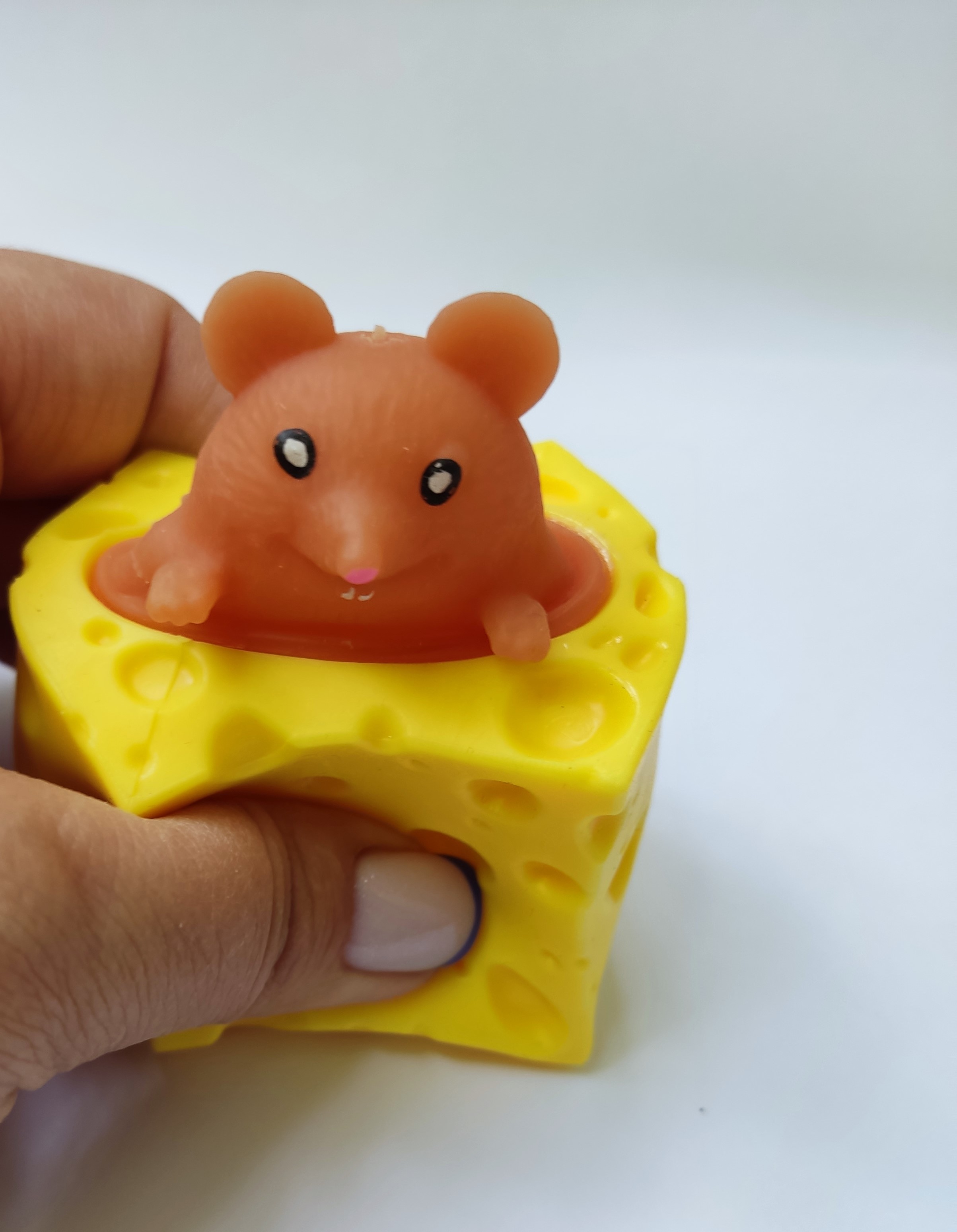 

Игрушка антистресс мышь в сыре, Разноцветный