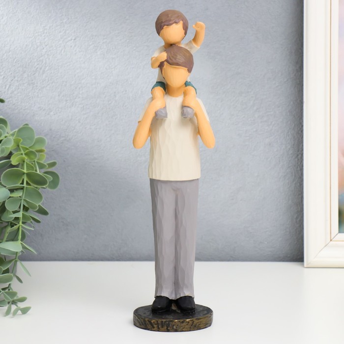 

Сувенир полистоун "Папа несёт сына на плечах" 26,5х6,5х7 см