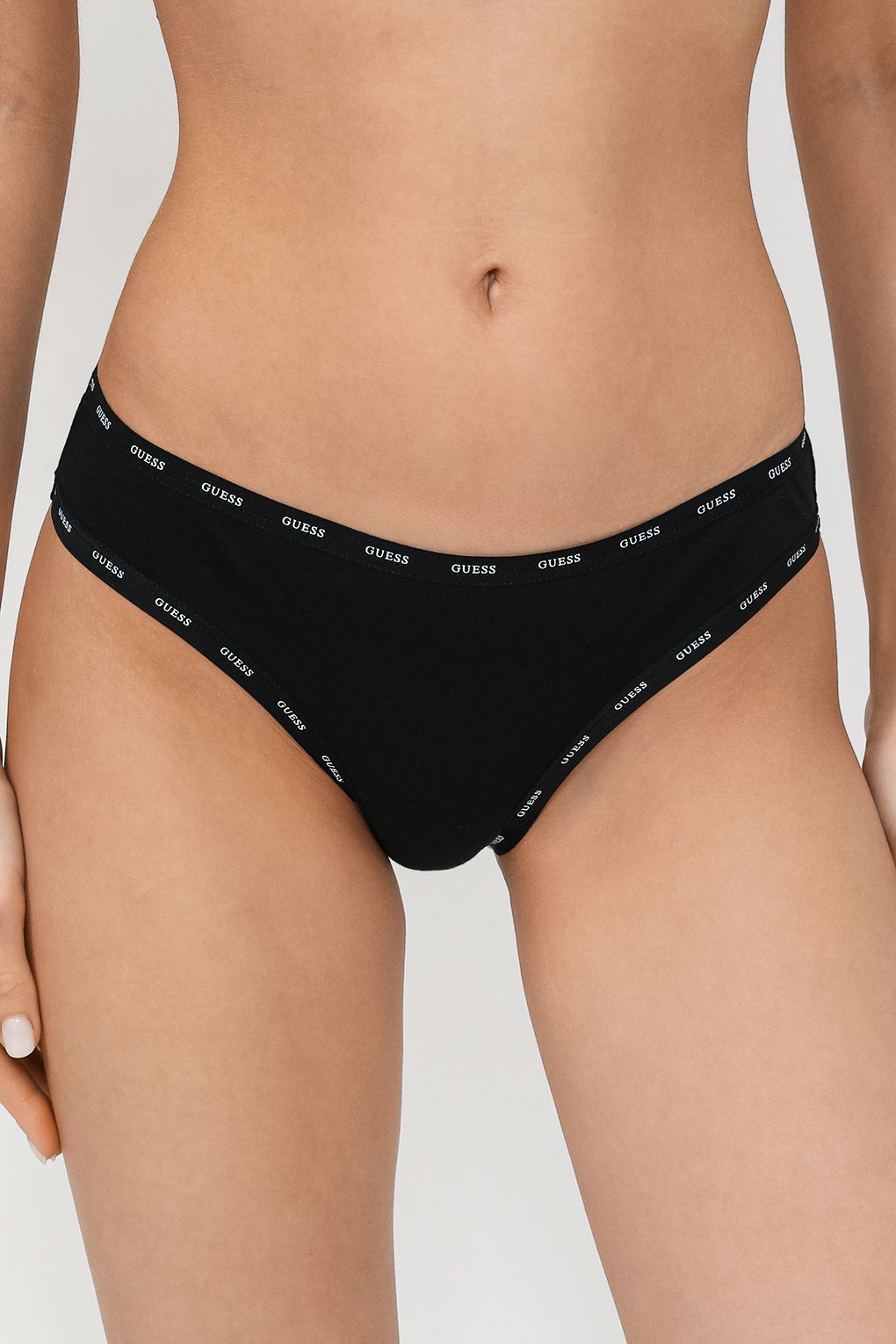 

Комплект трусов женских Guess O4GG14 K6YW1 черных M, Черный, O4GG14 K6YW1