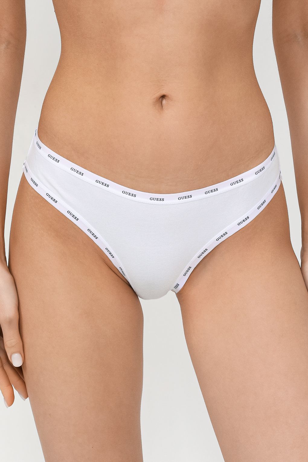 

Комплект трусов женских Guess O4GG14 K6YW1 белых M, Белый, O4GG14 K6YW1
