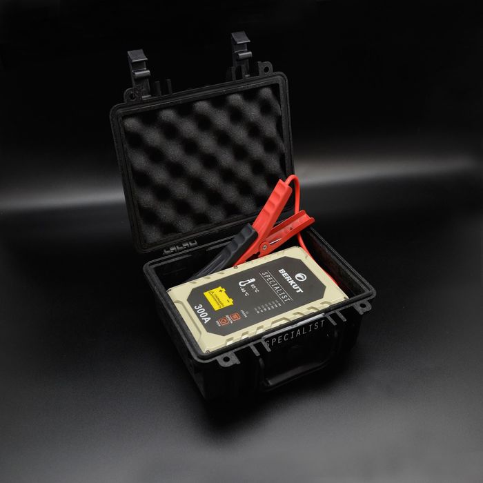 Пуско-зарядное устройство для автомобилей BERKUT JSC300С, 12 В, 300 А, тип конденсаторов: