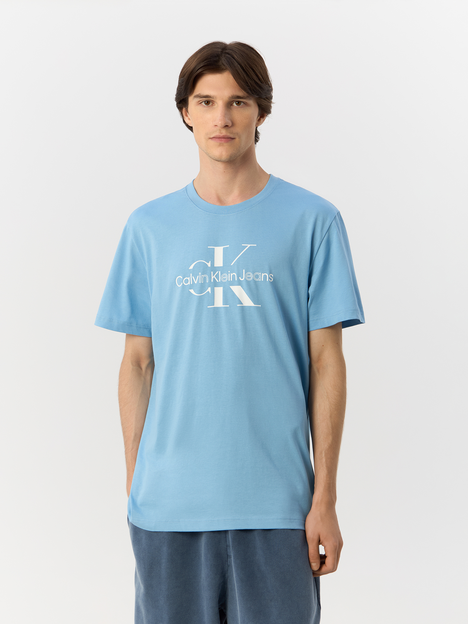 

Футболка мужская Calvin Klein J30J325190CEZ голубая XXL, Голубой, J30J325190CEZ