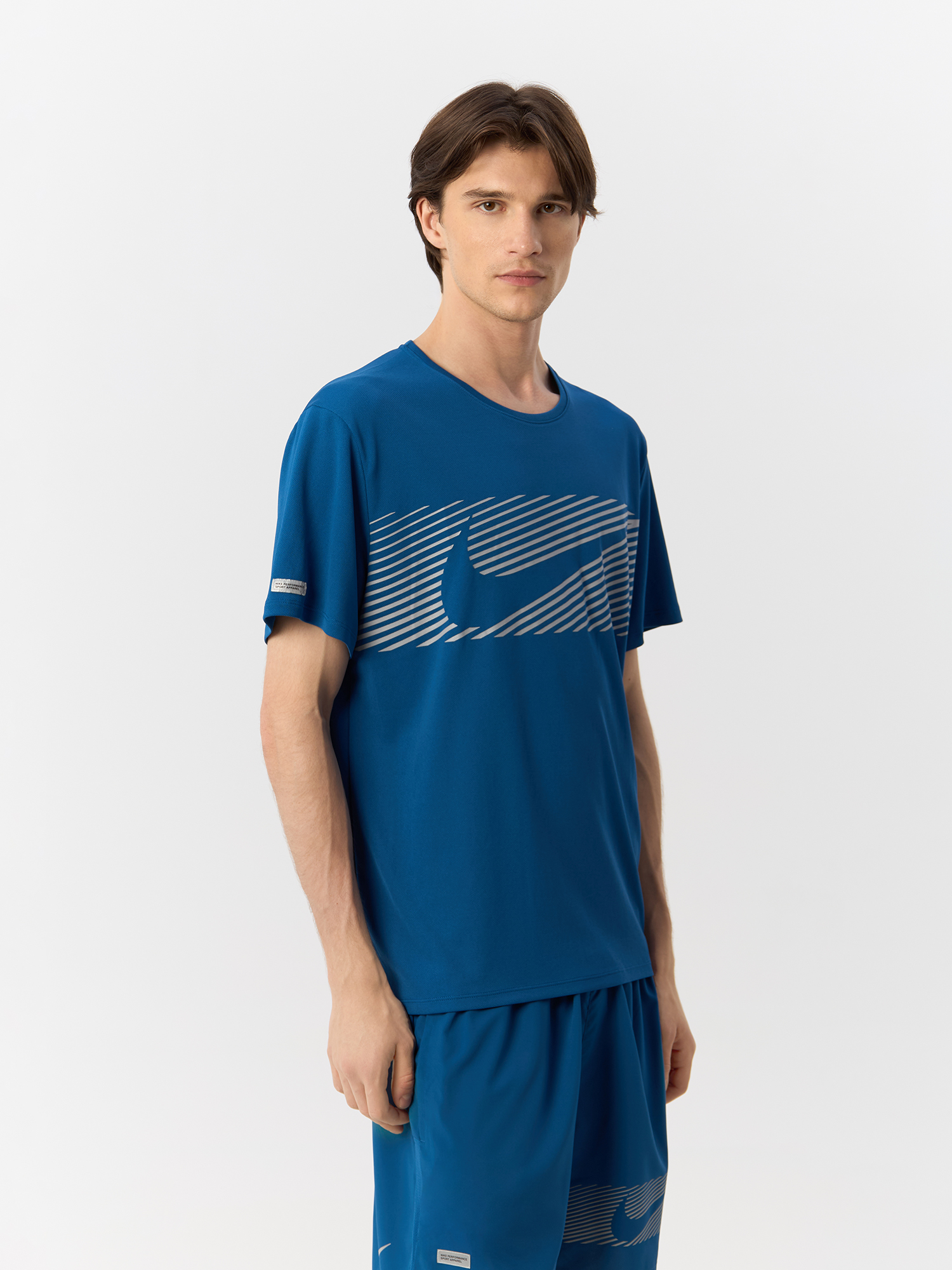 

Футболка мужская Nike Miler Flash FN3051 синяя L, Синий, Miler Flash