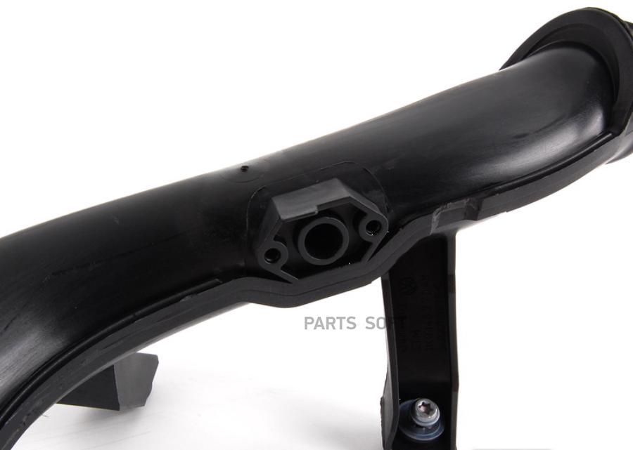 

VAG 1K0145770AH Патрубок интеркулера VW Passat [B7] 2011-2015 VW Passat CC 2008> VW Tiguan