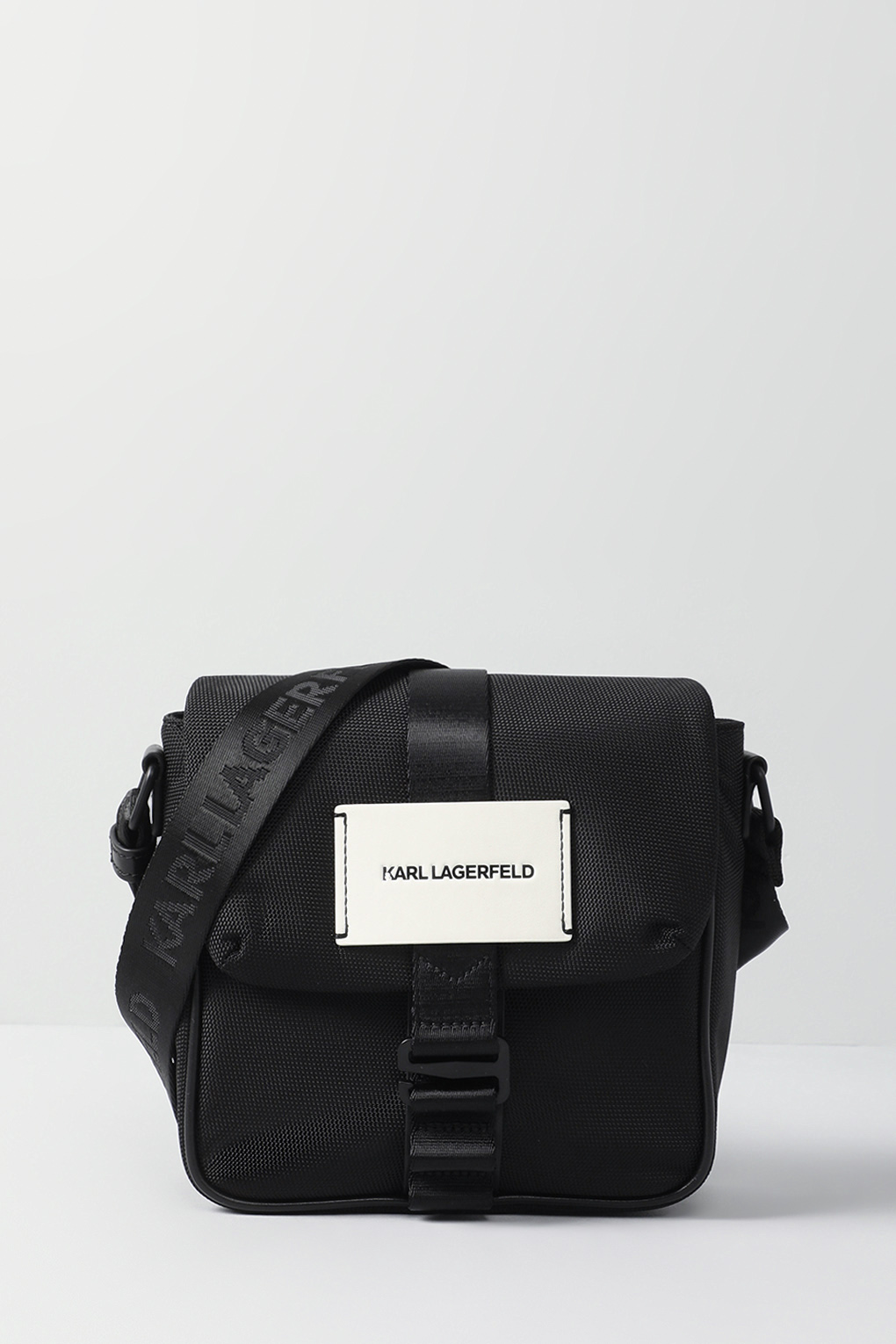 

Сумка планшет мужская Karl Lagerfeld 235M3005 черная, Черный, 235M3005
