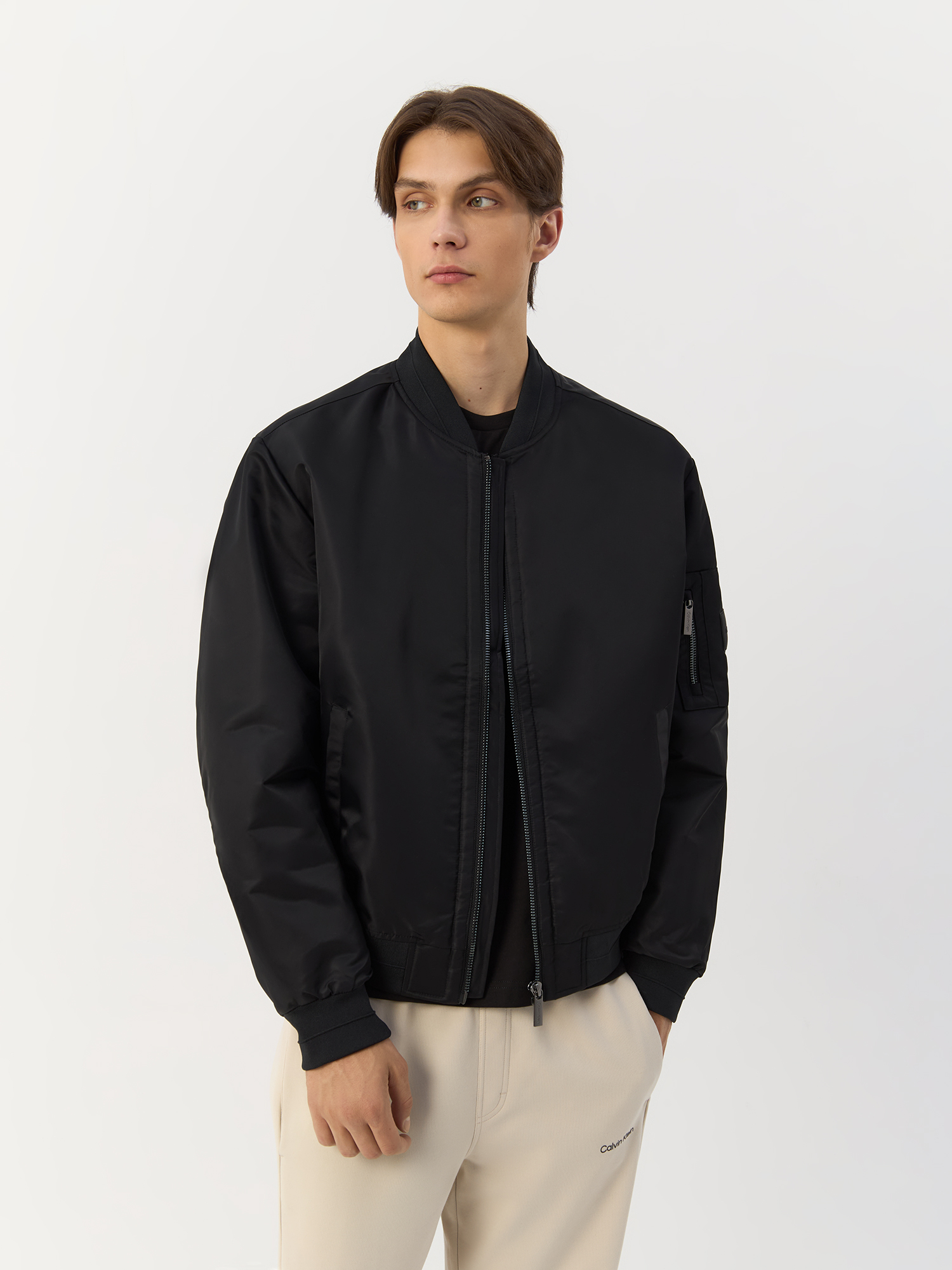 

Бомбер мужской Calvin Klein K10K109907 черный 2XL, K10K109907