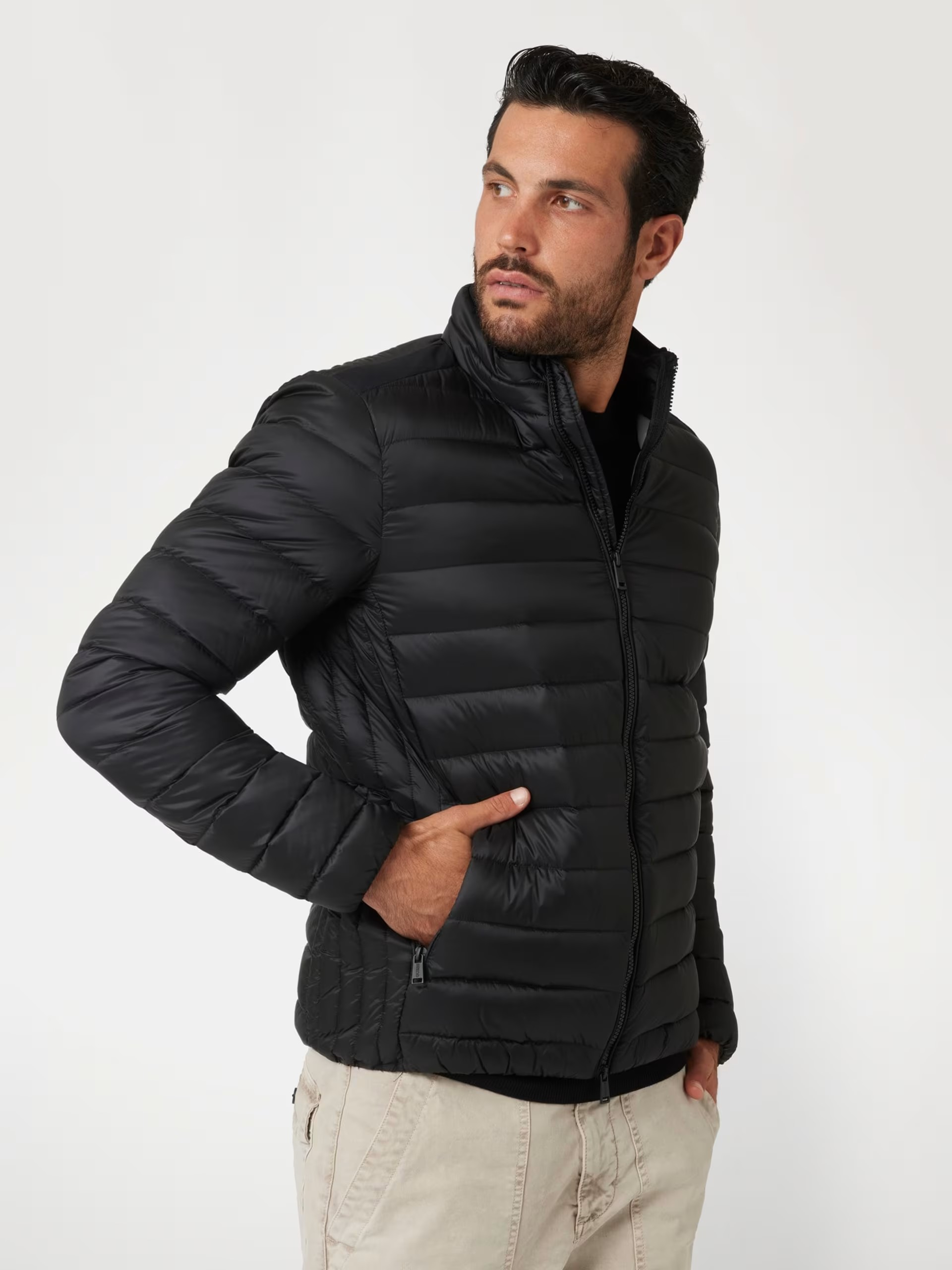 

Куртка мужская Guess M1RL47WDQ50 черная XS, Черный, M1RL47WDQ50