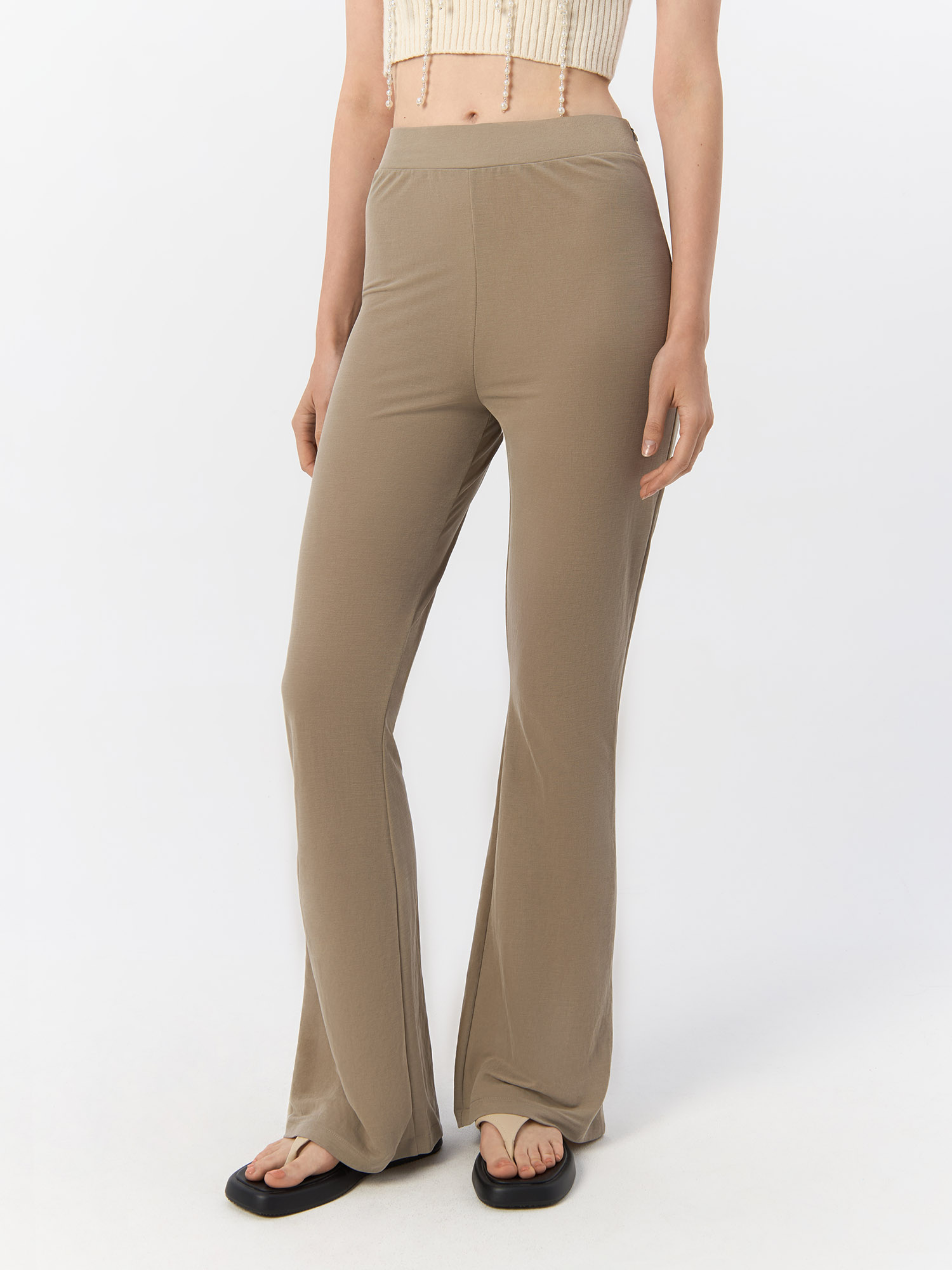 

Брюки женские H&M 963363002 бежевые M, Бежевый, 963363002
