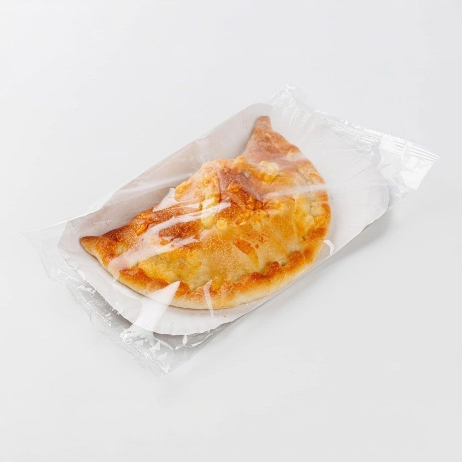 

Пицца ВкусВилл Кальцоне с томатами сыром и прованскими травами 130 г