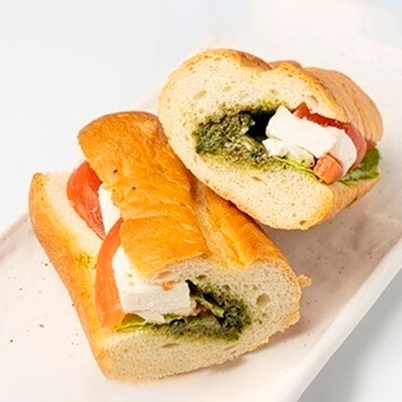 

Сэндвич ВкусВилл Капрезе с моцареллой и соусом песто 140 г