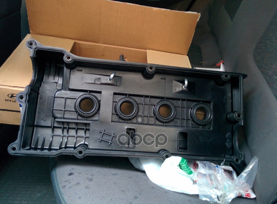 

HYUNDAI-KIA 2241026635 Крышка клапанная Elantra 2000-2006 Getz 2002-2010 Matrix 2001-2010