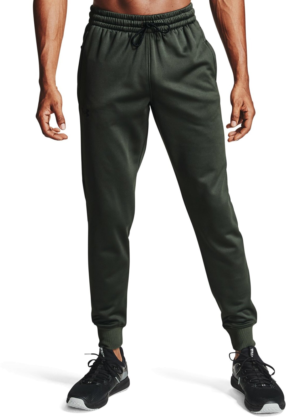 

Спортивные брюки мужские Under Armour 1357123 черные MD, Черный, 1357123