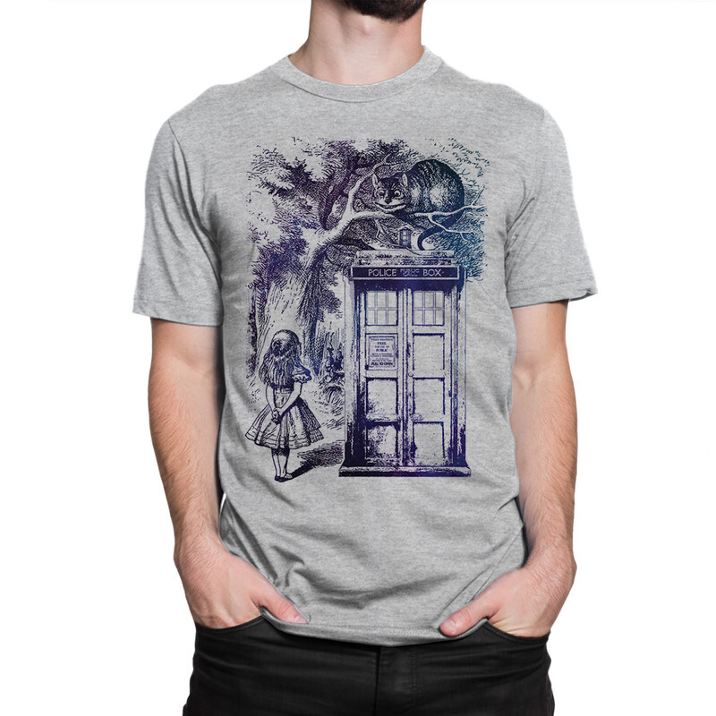 

Футболка мужская Dream Shirts Алиса в стране чудес и Доктор Кто 200013222 серая 3XL, Серый, Алиса в стране чудес и Доктор Кто 200013222