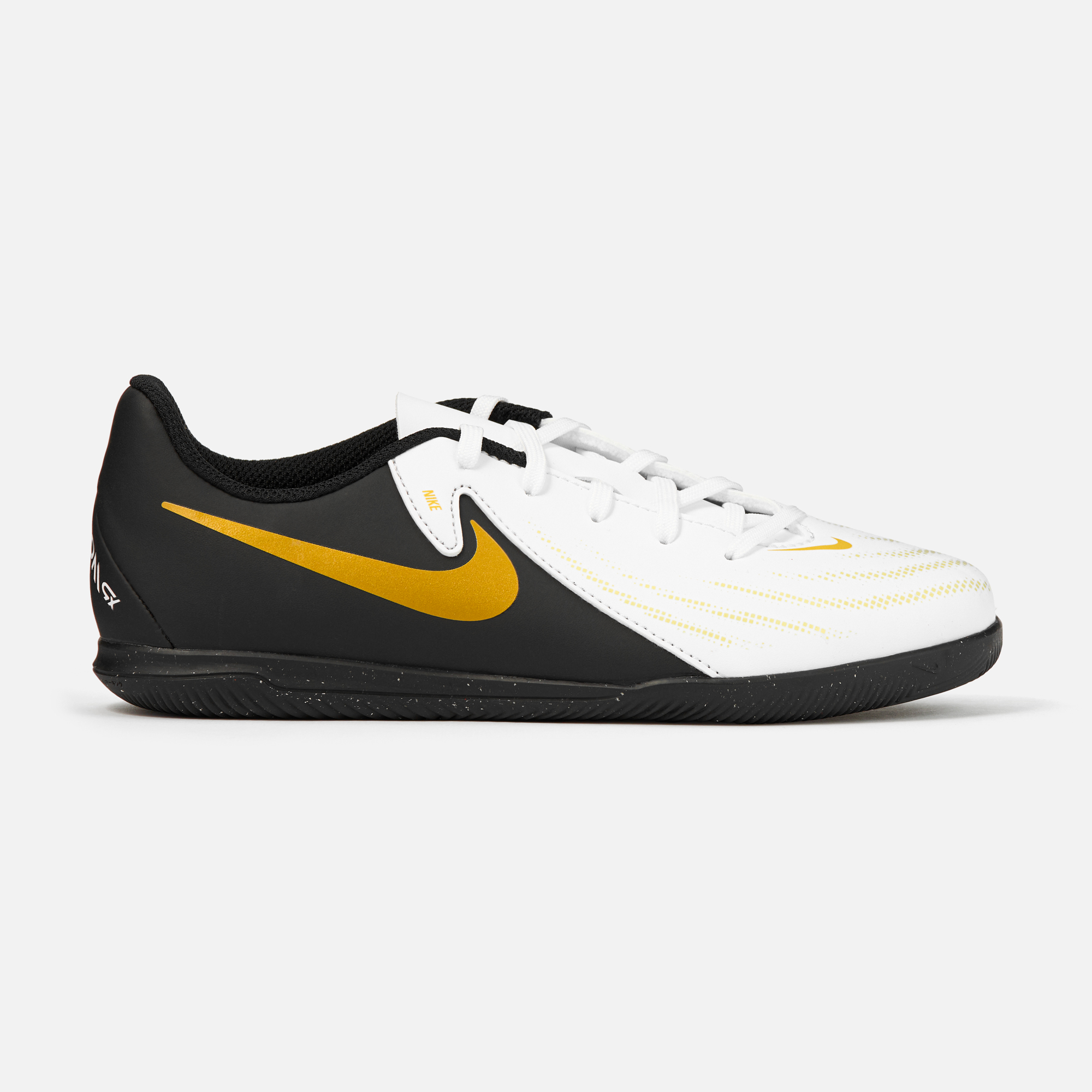 

Бутсы детские Nike JR Phantom GX II Club FJ2606-100 бело-черные 4Y, Белый, JR Phantom GX II Club