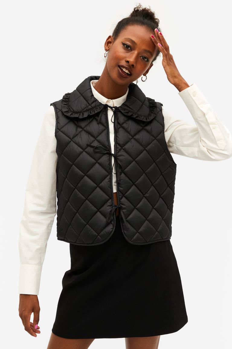 

Утепленный жилет женский Monki 1106609001 черный 2XS (доставка из-за рубежа), 1106609001