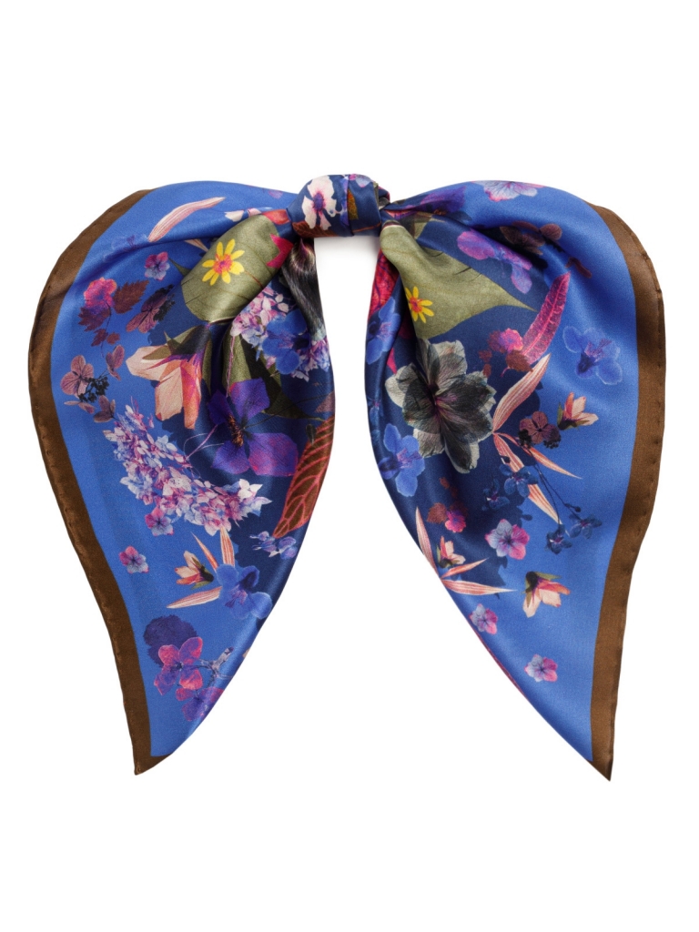 

Шейный платок женский Eleganzza 01-00041576 синий, 53x53 см, 01-00041576