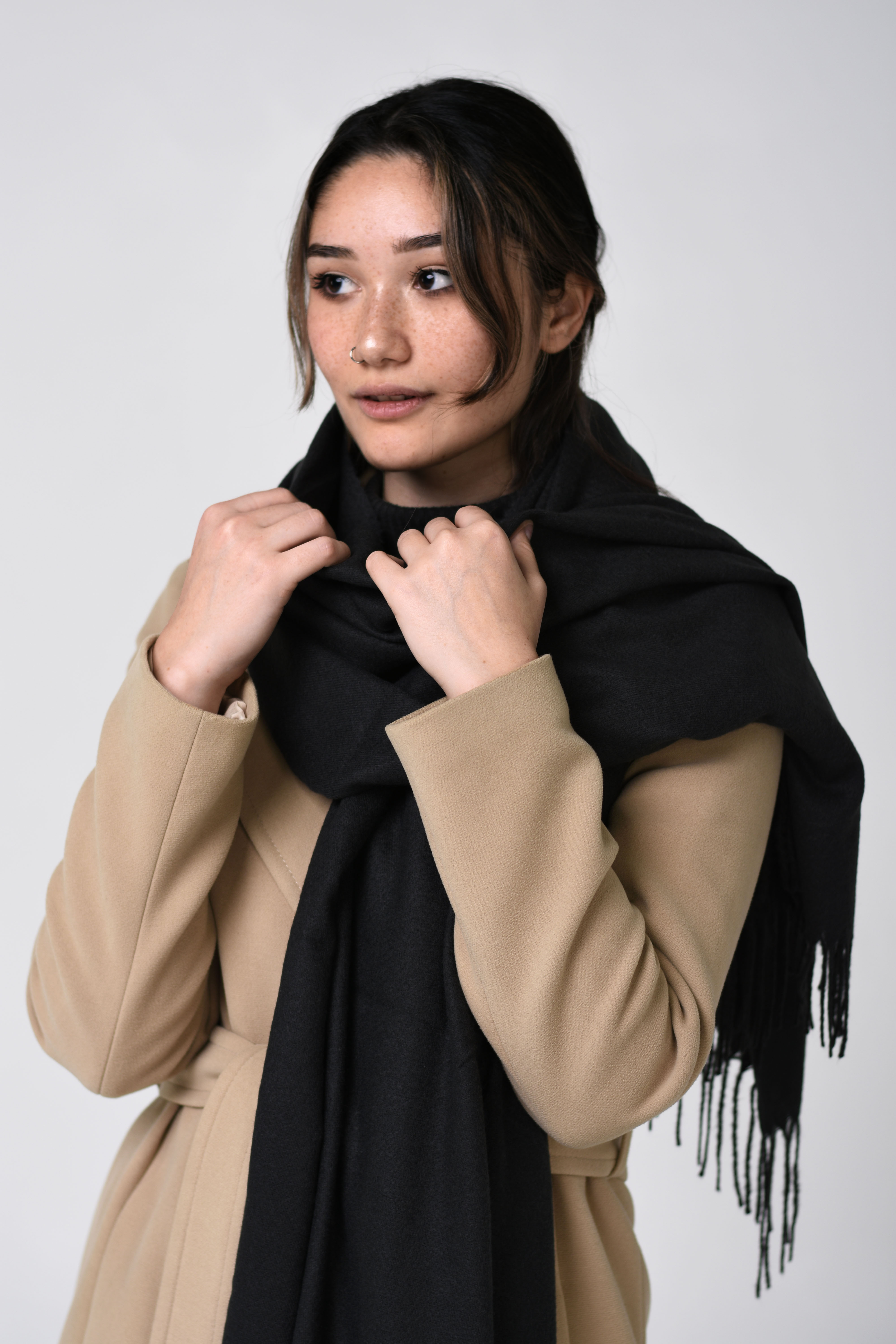 Палантин женский OrtoX Scarfcashmere черный, 180х70 см