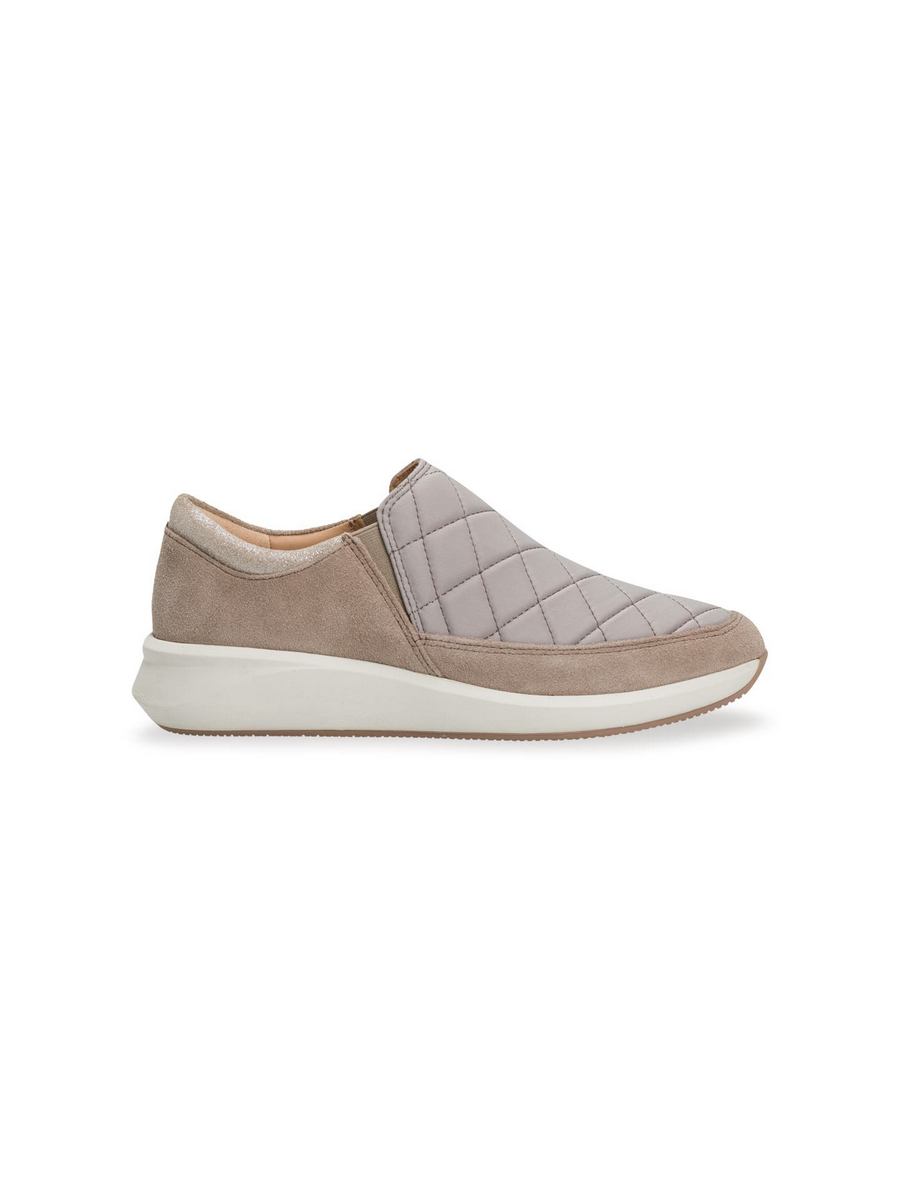 

Слипоны женские Clarks 1424011 бежевые 39 EU, Бежевый, 001424011