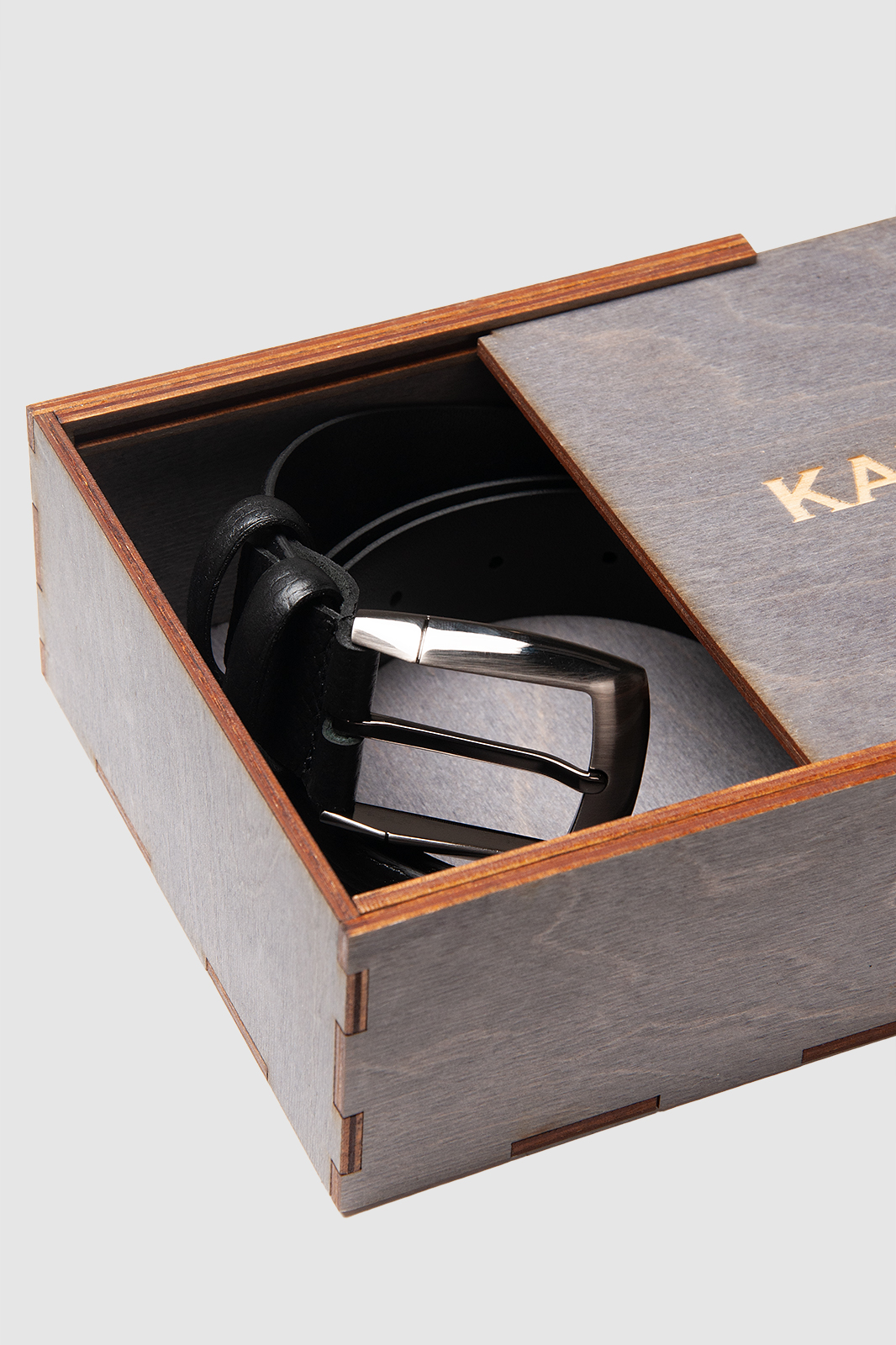 

Ремень мужской Kanzler 35-01046/4/АО5540 черный, 130 см, 35-01046/4/АО5540