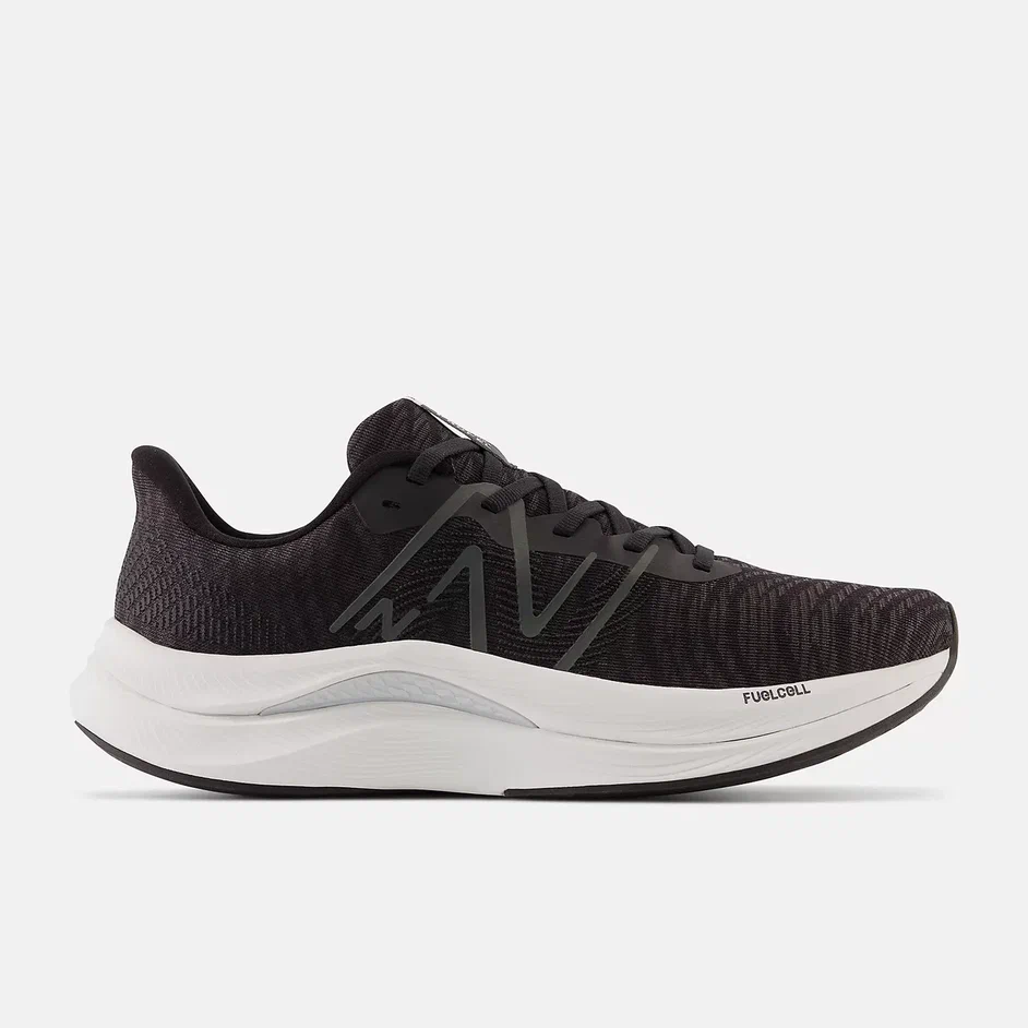 Спортивные кроссовки женские New Balance Fuelcell Propel V3 черные 11.5 US черный