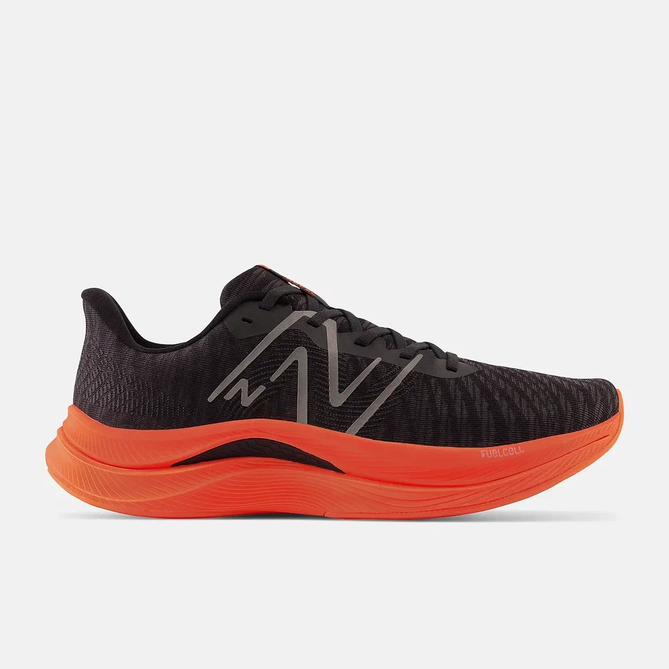 

Кроссовки мужские New Balance Fuelcell Propel V4 черные 10.5 US, Черный, Fuelcell Propel V4