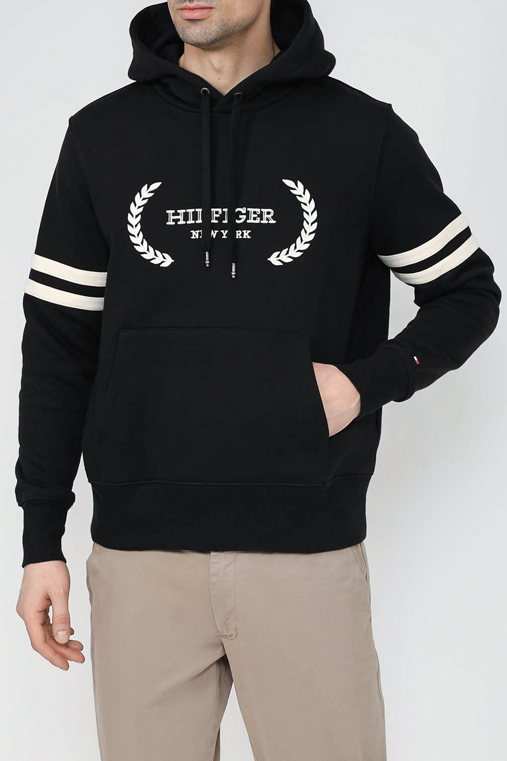 

Худи мужское Tommy Hilfiger MW0MW33648 черное L, Черный, MW0MW33648
