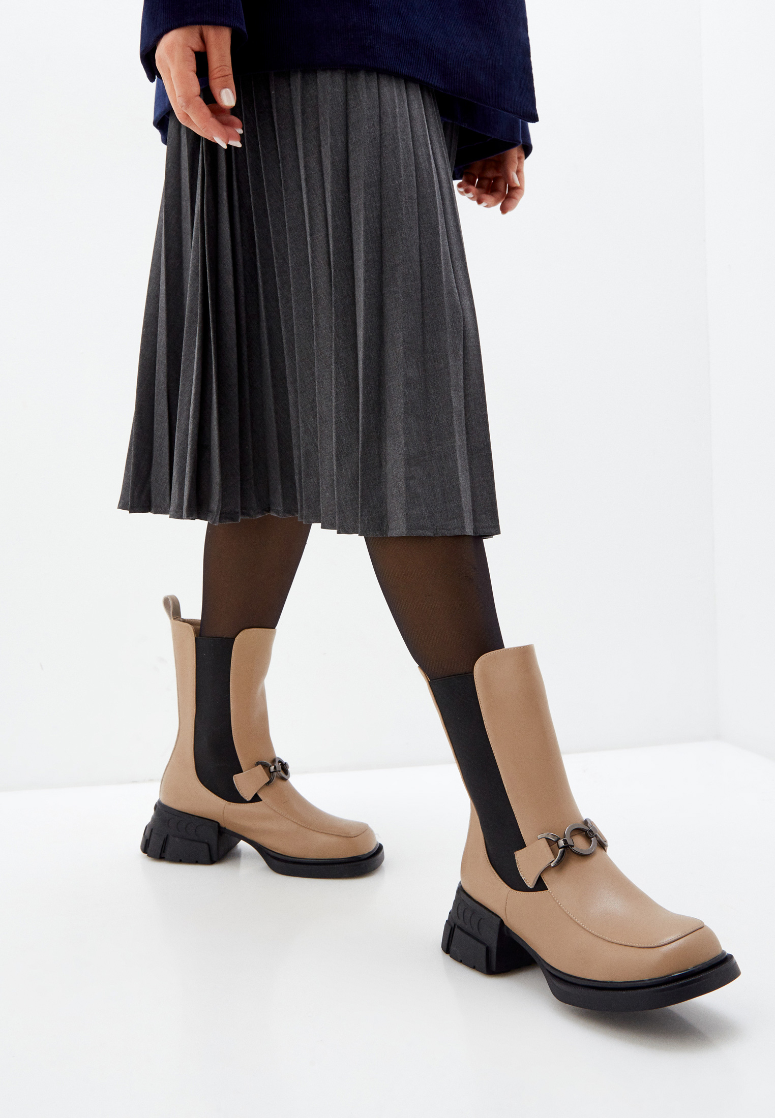 Полусапоги женские MAKFINE 51MK-66-05A2 бежевые 40 RU