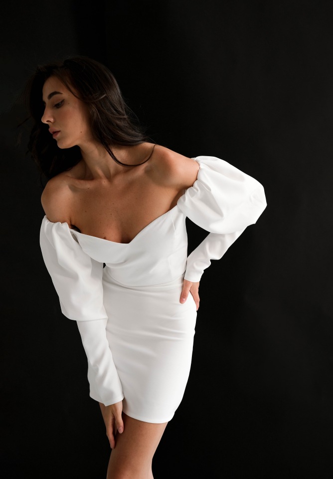 

Платье женское Lipinskaya Brand 103 белое XS, 103